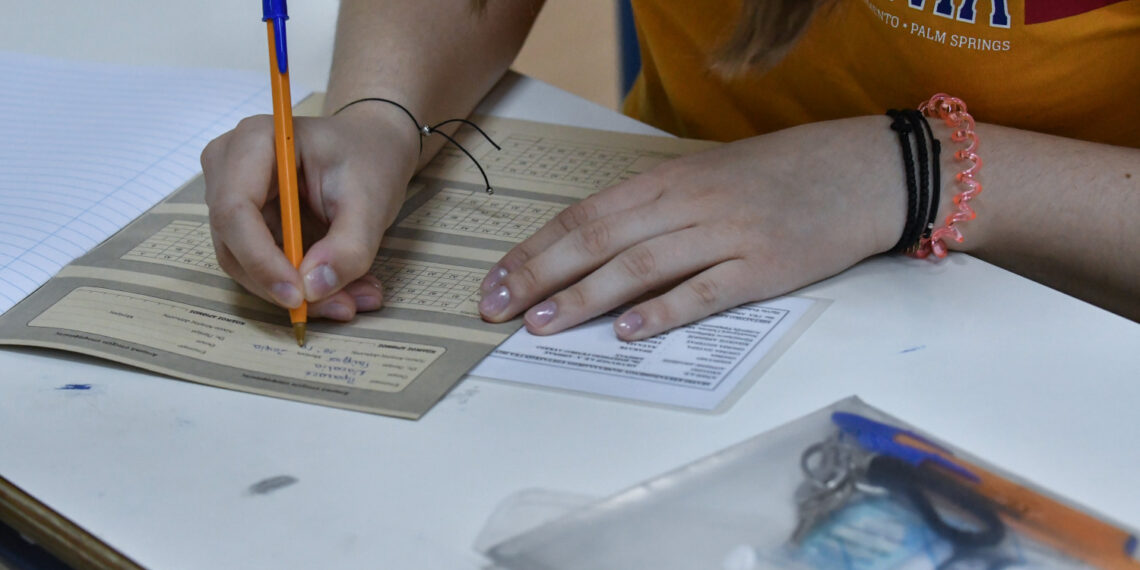 Πανελλήνιες 2020: Οι νέες βάσεις, σε ποια τμήματα προβλέπεται άνοδος και σε ποια πτώση