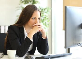 Η κατάρα της ορθογραφίας: Οι 10 ελληνικές λέξεις που οι περισσότεροι εξακολουθούν να κάνουν λάθος