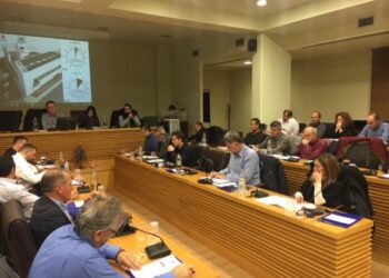 Συζήτηση στο Δημοτικό Συμβούλιο Κοζάνης για την πρόταση ψηφίσματος για τη μεταλιγνιτική περίοδο – Οι θέσεις των παρατάξεων (video)