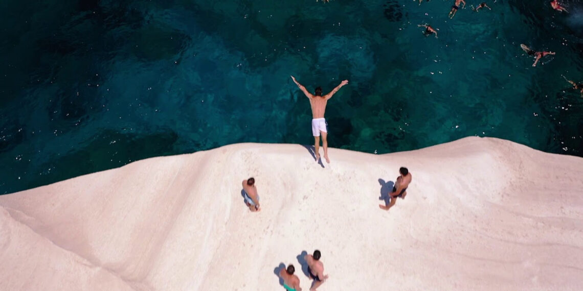 «Μένουμε ασφαλείς, απολαμβάνουμε Ελλάδα», το νέο σποτ για τον ελληνικό τουρισμό (vid)