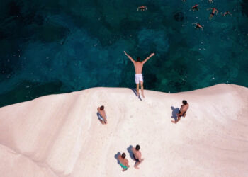 «Μένουμε ασφαλείς, απολαμβάνουμε Ελλάδα», το νέο σποτ για τον ελληνικό τουρισμό (vid)