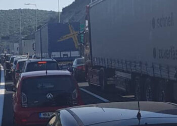 Ώρα 18:00: Σοβαρό τροχαίο μέσα σε τούνελ στην Εγνατία, στο δρόμο Βέροιας-Κοζάνης-Ουρές οχημάτων-Φωτογραφίες