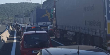 Ώρα 18:00: Σοβαρό τροχαίο μέσα σε τούνελ στην Εγνατία, στο δρόμο Βέροιας-Κοζάνης-Ουρές οχημάτων-Φωτογραφίες