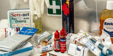 Τι πρέπει να περιλαμβάνει το φαρμακείο των διακοπών σας