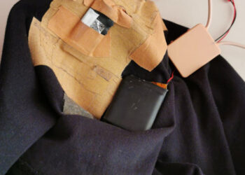 Απίστευτο: Είχε πάει να δώσει σήματα οδήγησης… καλωδιωμένος για να αντιγράψει! [εικόνα]