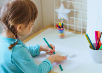 Υπουργείο Παιδείας: Υποχρεωτική δίχρονη προσχολική εκπαίδευση σε 327 από τους 332 δήμους από τη νέα σχολική χρονιά