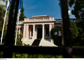 Κορονοϊός: Κρίσιμες αποφάσεις λόγω της αύξησης των κρουσμάτων – Οι σκέψεις για τα πανηγύρια