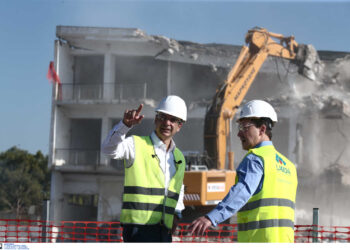 “Πάτησε” το κουμπί για τις κατεδαφίσεις στο Ελληνικό ο Μητσοτάκης: Ίσως το μεγαλύτερο έργο στη Μεσόγειο