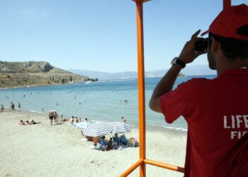 Ο κορονοϊός βάζει τέλος στο «φιλί της ζωής» – Νέες τεχνικές διάσωσης από πνιγμό