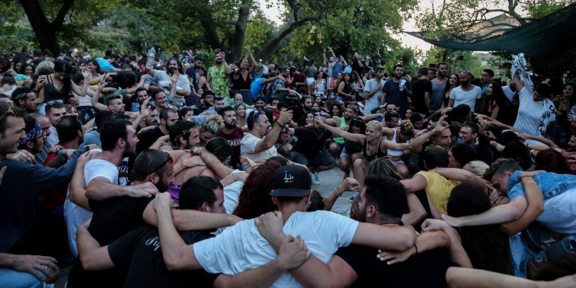 Τέλος τα πανηγύρια και τον Αύγουστο
