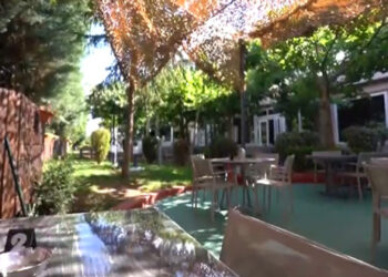 Ο ανανεωμένος κήπος του ξενοδοχείου “Παντελίδης” στην Πτολεμαΐδα, με το νέο του μενού!