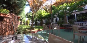 Ο ανανεωμένος κήπος του ξενοδοχείου “Παντελίδης” στην Πτολεμαΐδα, με το νέο του μενού!