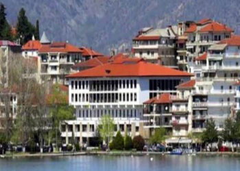 Π.Ε. Καστοριάς: Υποχρεωτική η Χρήση Μάσκας στις Δημόσιες Υπηρεσίες