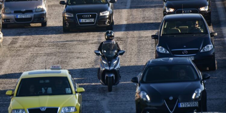 Τέλη κυκλοφορίας με τον μήνα και χωρίς πέναλτι – Όλη η απόφαση
