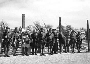 «Σταυροί στο μέτωπο», στο θερινό σινεμά του Φιλοπρόοδου Συλλόγου Κοζάνης