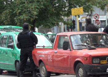 Βίντεο: Δείτε τον 45χρονο δράστη να οδηγείται στο αυτοκίνητό του συνοδεία της Αστυνομίας