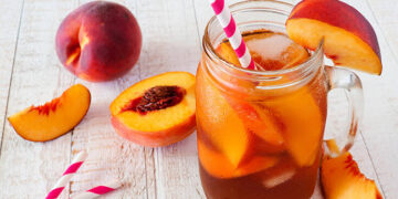 Αυτό το καλοκαίρι δροσιστείτε με γρανίτες, κοκτέιλ και smoothies από ροδάκινα Velvita