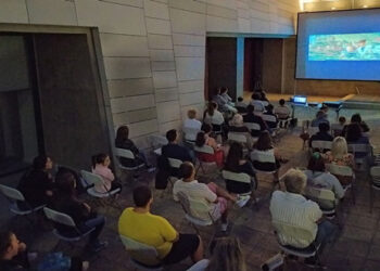 Με μεγάλη συμμετοχή κόσμου ξεκίνησαν οι προβολές ταινιών στη Βιβλιοθήκη Κοζάνης