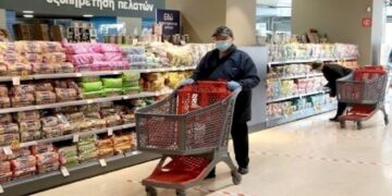 Είναι επίσημο: Παράταση για την χρήση μάσκας στα σούπερ μάρκετ