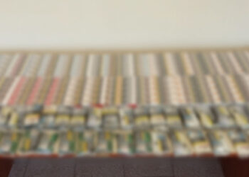 Συνελήφθη 26χρονος αλλοδαπός στην Πτολεμαΐδα που είχε στην κατοχή του  589 αφορολόγητα πακέτα τσιγάρων και 4 κιλά λαθραίου καπνού