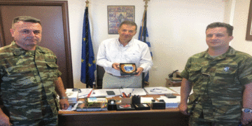 Επίσκεψη του νέου Διοικητή του Στρατοπέδου Παπαπέτρου στον Δήμαρχο Αμυνταίου