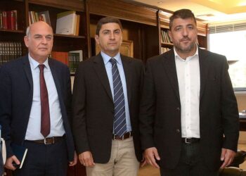 Ο Αυγενάκης ζήτησε συνάντηση με ΕΠΟ και SL2/FL