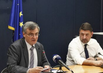 Με Τσιόδρα και Χαρδαλιά η σημερινή ενημέρωση για τον κορωνοϊό