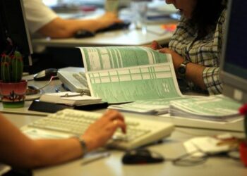 Τέσσερις επιλογές για πληρωμή του φόρου εισοδήματος – Έως και 24 δόσεις αντί για 8