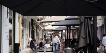 Θεσσαλονίκη: Φόβοι για λουκέτα σε 2.000 καφέ-μπαρ λόγω ωραρίου και ματαίωσης ΔΕΘ