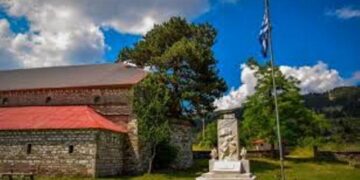 Ορειβατική Λέσχη Εορδαίας: Ανάβαση του Σμόλικα το Σ/Κ 22 και 23 Αυγούστου