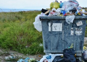 Κρήτη: Ηλικιωμένη πέταξε 25.000 ευρώ στα σκουπίδια και τα βρήκαν στο σταθμό μεταφόρτωσης