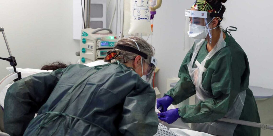 Κορονοϊός: Αντίστροφη μέτρηση για νέα έκτακτα μέτρα – Στενεύει ο κύκλος σε γάμους, βαφτίσια