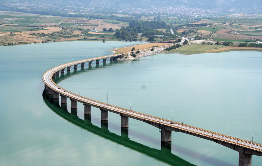 Νεκρός 56χρονος ανασύρθηκε από τα νερά της λίμνης Πολυφύτου