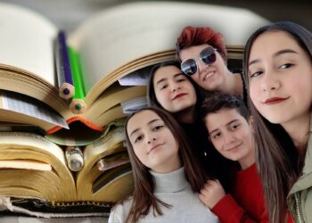 Βάσεις 2020: Η πολύτεκνη εκπαιδευτικός που σαρώνει στις Πανελλαδικές – Φοιτήτρια για τρίτη φορά