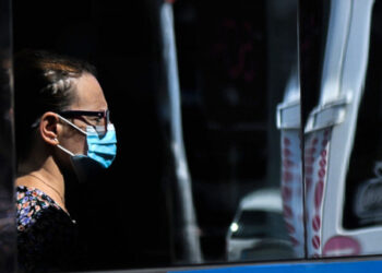 Κορωνοϊός: Αναλυτικά οι κλειστοί χώροι όπου επιβάλλεται η χρήση μάσκας -Τι ισχύει με τα γραφεία, οι εξαιρέσεις & τα πρόστιμα