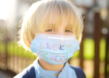 10 βήματα για να συνηθίσουν τα παιδιά τη μάσκα στο σχολείο