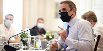 Μητσοτάκης: Κανένας εφησυχασμός, έτοιμοι να ενισχύσουμε τα μέτρα -Υπάρχει συμβόλαιο προαγοράς για το εμβόλιο της Οξφόρδης