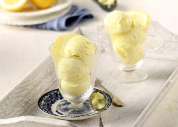 Πανεύκολο παγωτό λεμόνι (gelato al limone)
