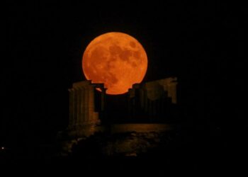 Άντρας έσυρε έξω από το όχημα την πρώην φίλη του κοντά στη Βιβλιοθήκη της Κοζάνης-Μαζί του στο αυτοκίνητο η νυν φίλη! – Μεταφέρθηκε στο Μαμάτσειο με ασθενοφόρο