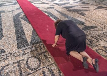 Η Παναγία της Τήνου- Γράφει η Πίστη Κρυσταλλίδου