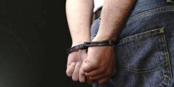 Συνελήφθη 33χρονη αλλοδαπή σε βάρος της οποίας εκκρεμούσε Ένταλμα Σύλληψης για Ληστεία