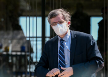 Τσιόδρας: Από εργαζόμενο ο κορωνοϊός στον οίκο ευγηρίας -Κόλλησε από νεαρό που είχε πάει σε συναυλία