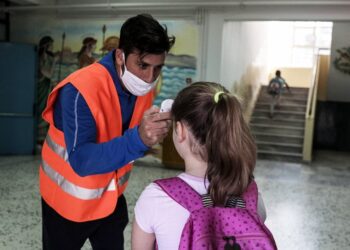 Μάσκες δωρεάν σε όλους τους μαθητές για όσο διάστημα χρειαστεί