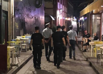 Θεσσαλονίκη: Αδειασαν τα μαγαζιά τα μεσάνυχτα στην πρώτη μέρα των μέτρων για τον κορωνοϊό [εικόνες]