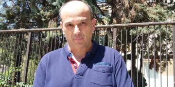 Για τη σημερινή έναρξη των αιτήσεων πρόσληψης έκτακτου εκπαιδευτικού προσωπικού , για τη συνέχιση των εγγραφών των εκπαιδευομένων και για τις 4 νέες ειδικότητες που θα “τρέξουν ” στο εξάμηνο του έτους κατάρτισης 2020-2021, μίλησε στο e-ptolemeos ο Αναπληρωτής Διευθυντής του ΙΕΚ ΟΑΕΔ Πτολεμαΐδας Φώτης Βλάμης