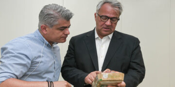 Ο ΥπΑΑΤ, Μάκης Βορίδης ενεργοποιεί τη διαδικασία υποβολής αιτήσεων για την ενίσχυση των παραγωγών λαϊκών αγορών – 14.800.000 ευρώ στους πληγέντες αγρότες