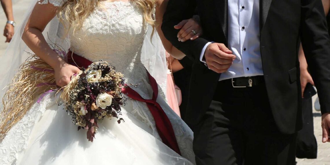 Λάρισα: Καραντίνα στον Αμπελώνα μετά τα κρούσματα κορονοϊού στο γάμο