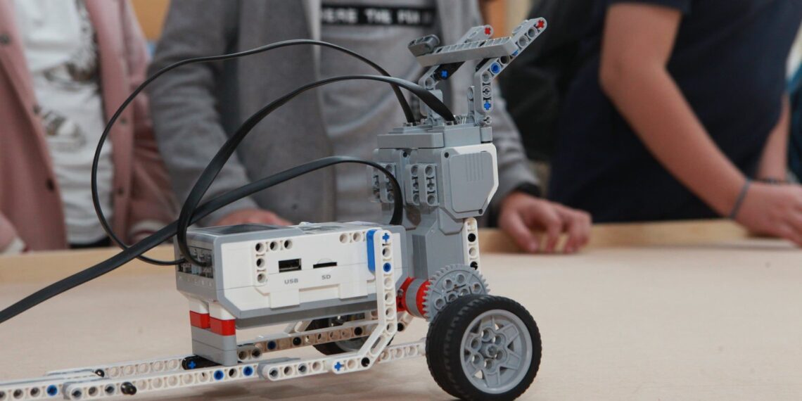 Η ΑΜΚΕ Σιαμπανόπουλος, ο Κοζανίτης ξεκινά Νέα Τμήματα Ρομποτικής 20 Ωρών σε ΡΟΜΠΟΤ WeDo και Εv3