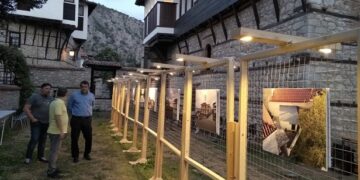 Επίσκεψη του  Αντιπεριφερειάρχη Καστοριάς  στην Έκθεση Φωτογραφίας της Φωτογραφικής Λέσχης Καστοριάς