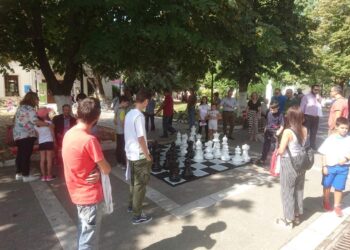 Υπαίθριο Σκάκι στη Δημοτική Βιβλιοθήκη Πτολεμαΐδας, στο πλαίσιο της ευρωπαϊκής εβδομάδας κινητικότητας